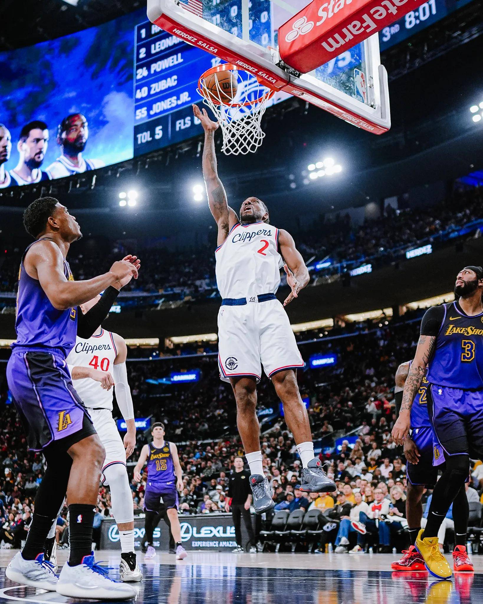 英雄联盟S15-洛杉矶快船迎欧篮联关键赛；关键时刻调整名单；气氛紧张；训练强度明显提升的简单介绍